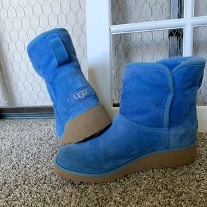 Blue UGGS for girls